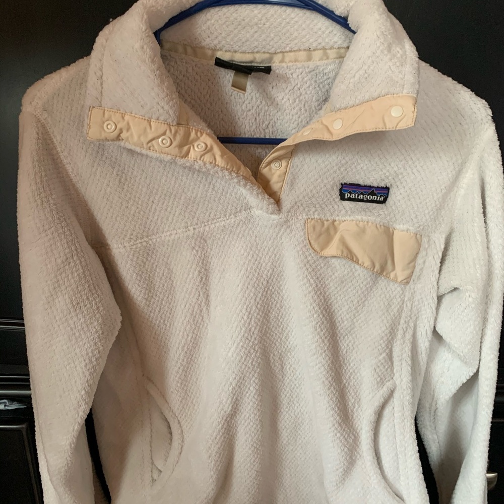 Patagonia sz medium women’s Re-Tool pullover cream